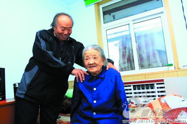 96歲老人臧明全少吃咸少吃肉 啥事兒別往心里擱